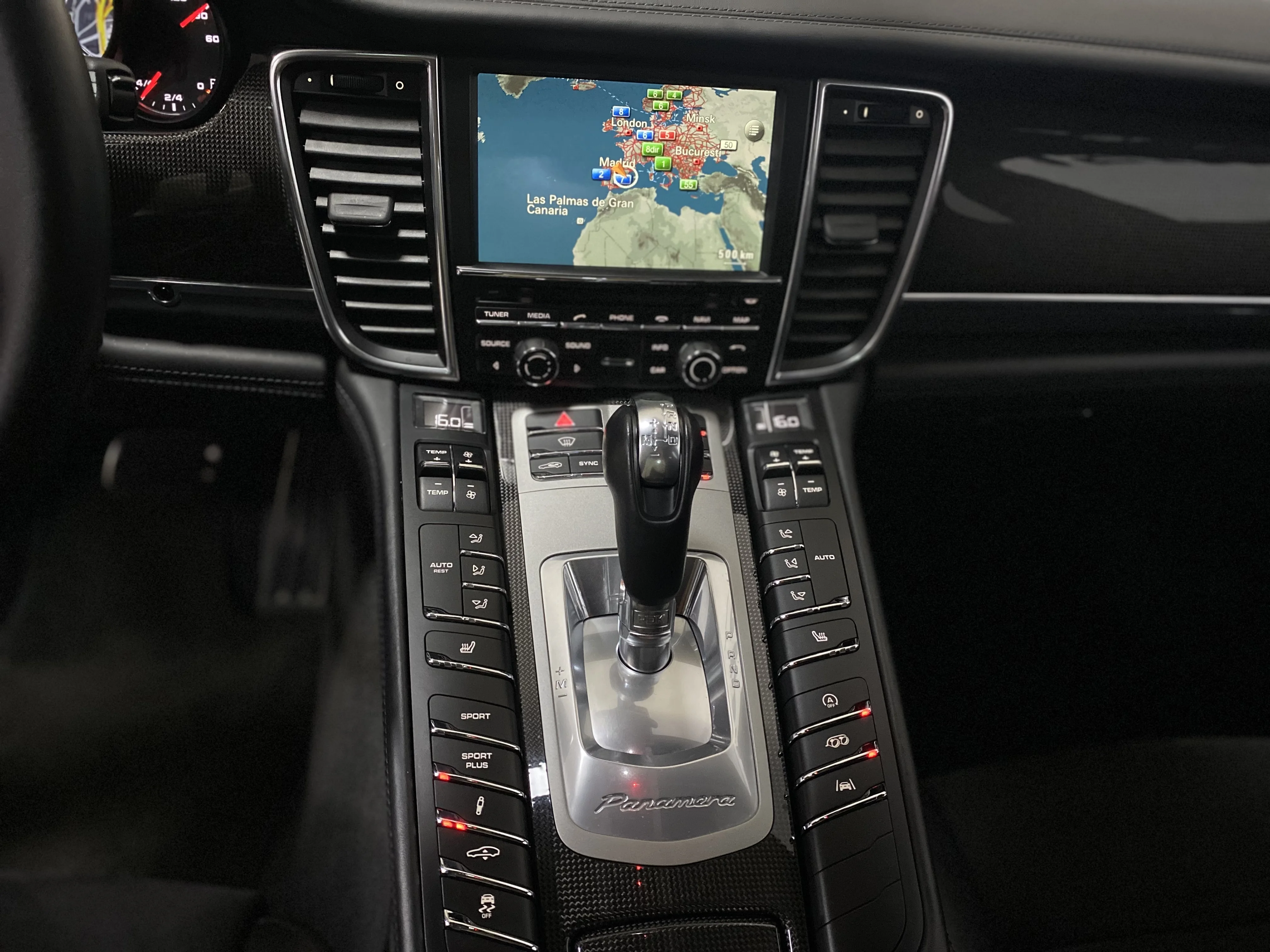 PORSCHE PANAMERA GTS lleno