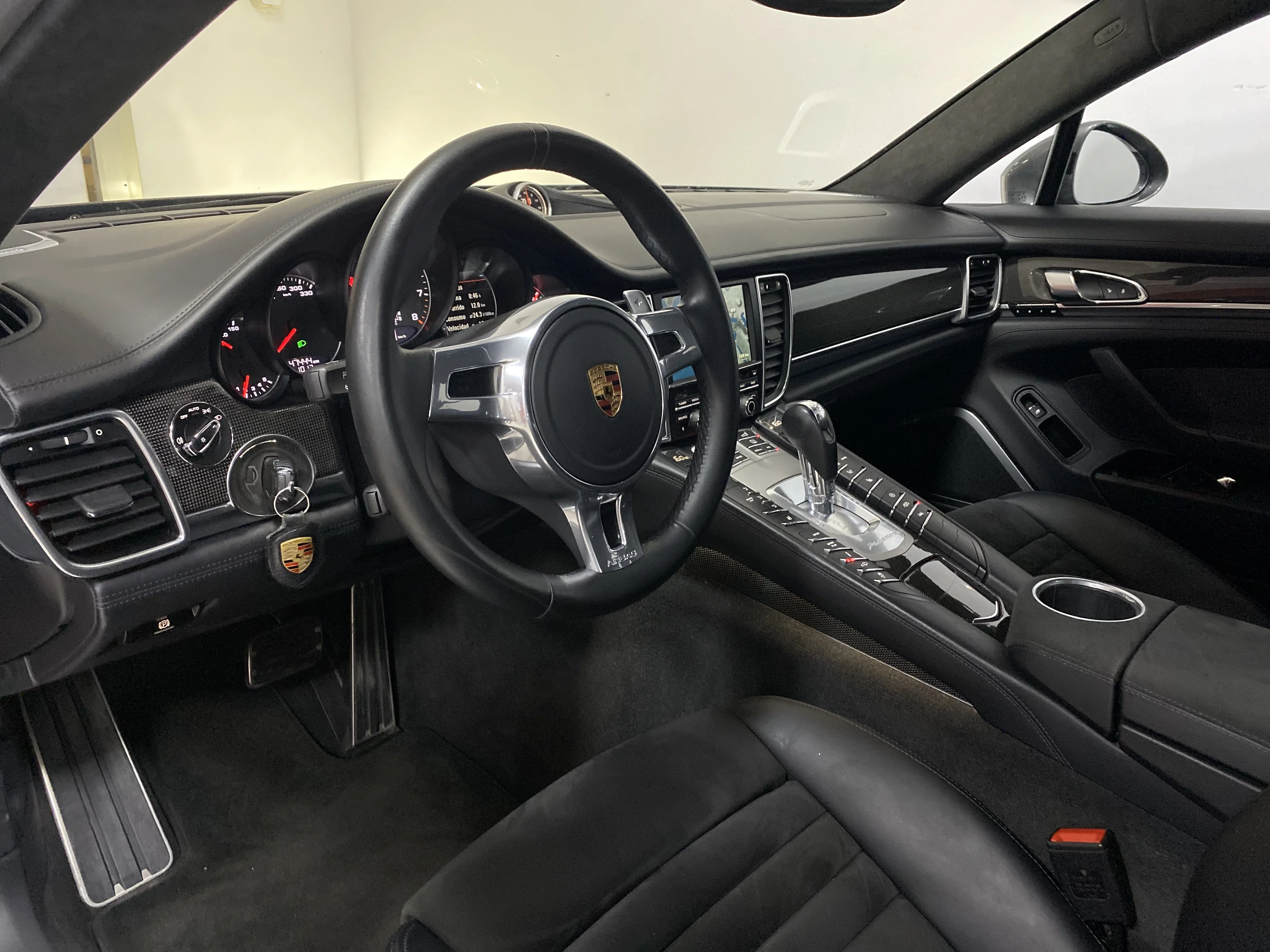 PORSCHE PANAMERA GTS lleno