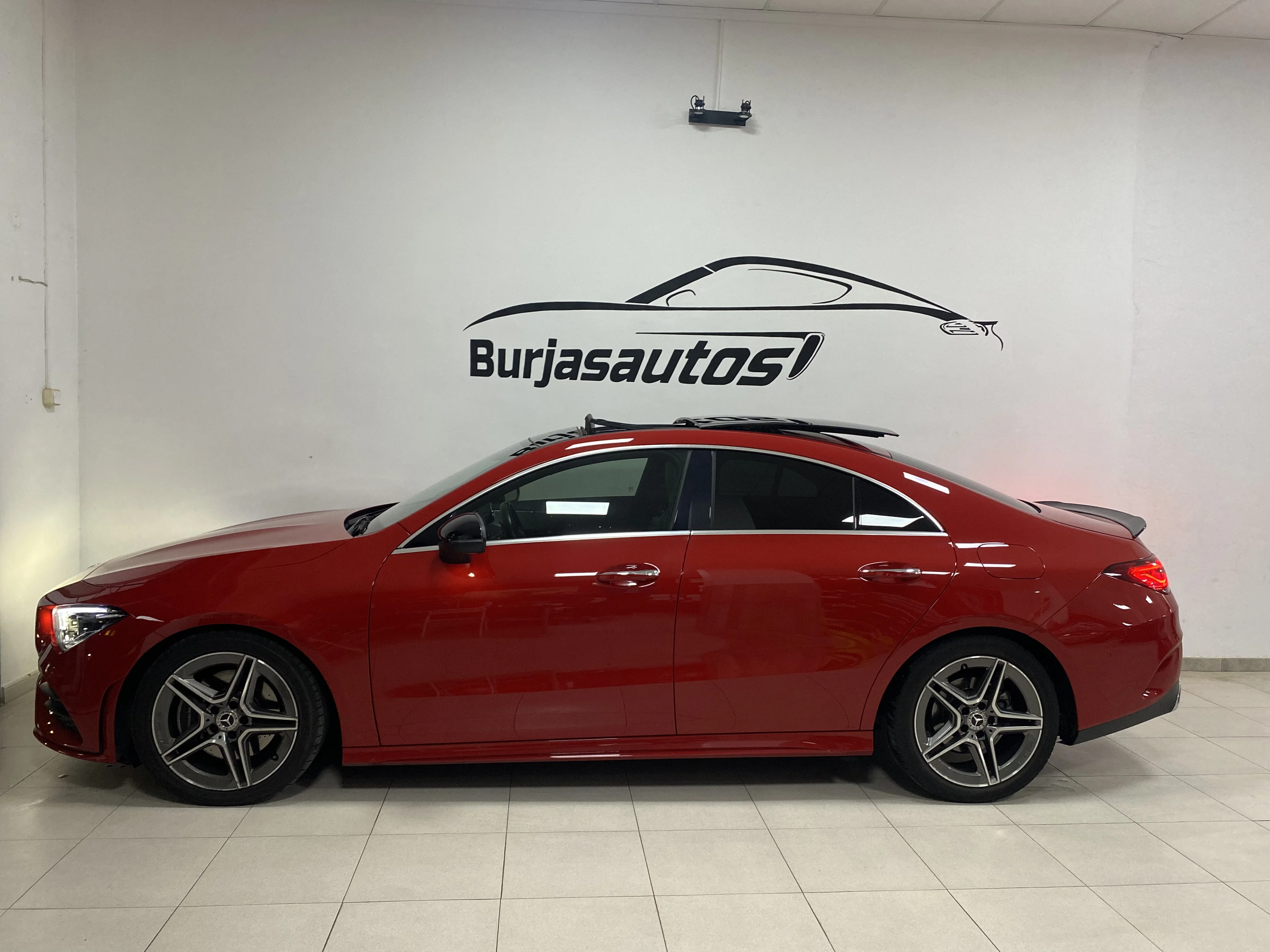 MERCEDES BENZ CLA200 AMG lleno